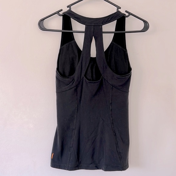 LUCY | Activewear Tank - Picture 4 of 5